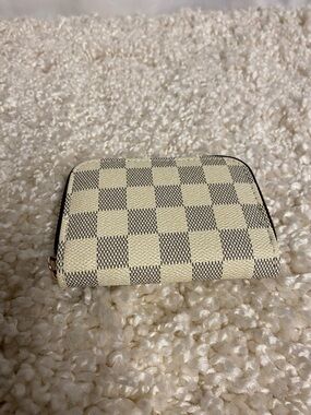 Women's Cardholder Zip Wallet in Cream and Brown